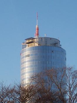 Intershoptower, diese UMTS-Antenne macht den Turm zum höchsten Büroturm der 5 neuen Bundesländer
