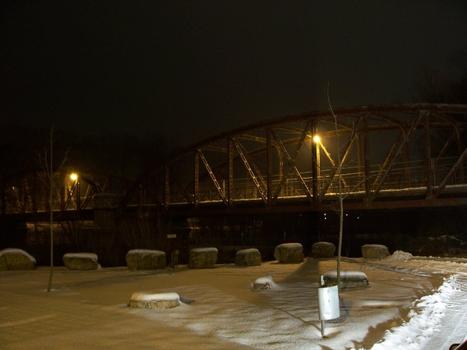Karl Alexander Bridge at night