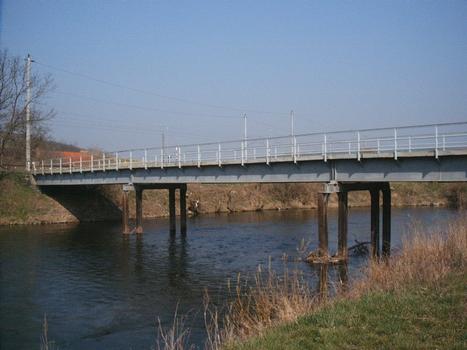 Saalebrücke Stöben – Trägt die Verbindungsstraße K144 Stöben > Tümpling