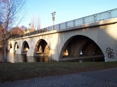 Brücke über die Saale