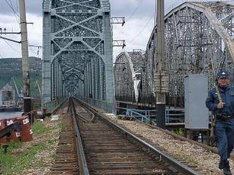 Eisenbahnbrücken über den Jenissej bei Krasnojarsk
