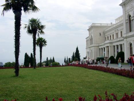 Ukraine, Schwarzes Meer, Krim, Jalta, Liwadija Palast von Zar Alexander II durch Architekt Moniguetti 1862-1866 erbaut, nach Wasserschaden von Architekt Krasnow duch den «Weissen Palast» 1911 ersetzt. 1945 fand hier die Krimkonferenz statt