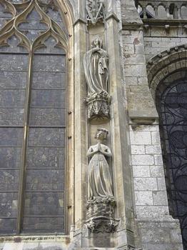 Chartres Cathedral. Sculptures in the nave, south side