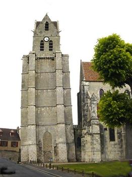 Schiefer Turm der Kirche Saint-Martin in Etampes