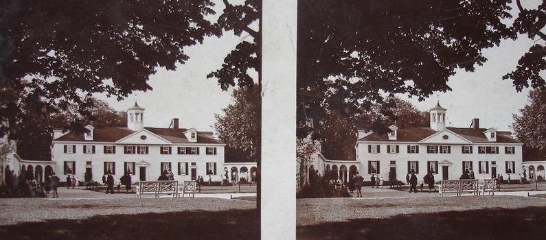 Exposition Coloniale (1931). Section des Etats-Unis. Maison natale de George Washington. Vue stéréoscopique.