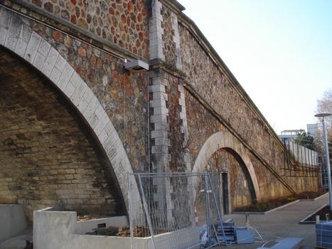 Pont-siphon de l'aqueduc du Loing et du Lunain. Cachan (94)