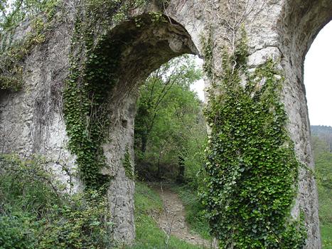 Pont-aqueduc romain d'Ansignan
