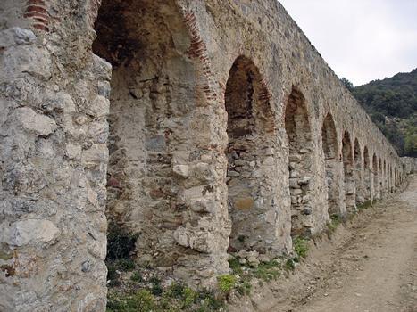 Römisches Aquädukt von Ansignan