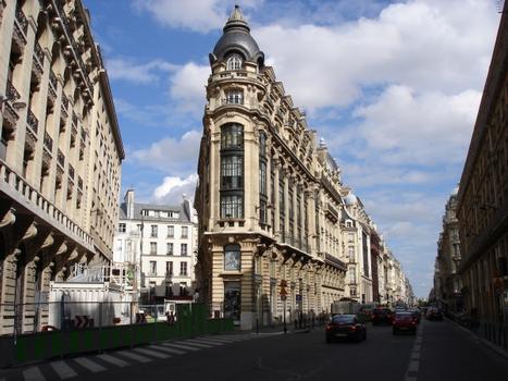 Immeubles rue Réaumur, Paris 2e. N°130. Angle rue Léon Cladel