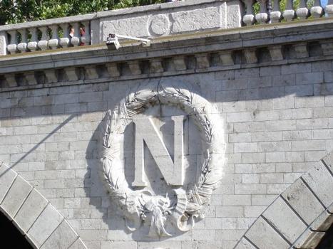 Saint-Michel Bridge, Paris. «N» = Napoléon III