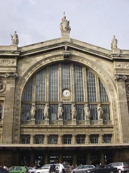 Gare du Nord. Statues des villes du Nord, figurées en Cybèle