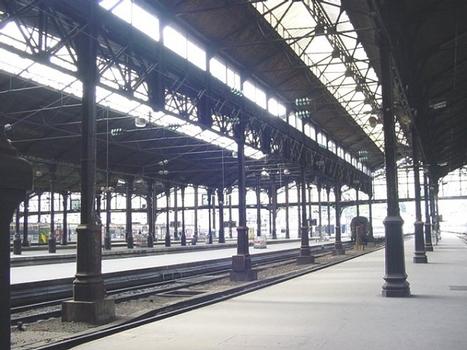 Gare Saint-Lazare, les quais côté grandes lignes