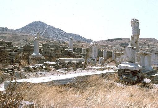 Délos. Sanctuaire de Dionysos et Mont Cynthe