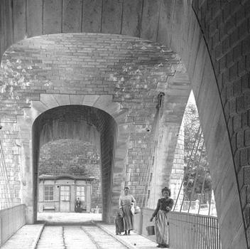 Guignicourt Viaduct — Stereoscopic view around 1880.