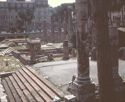 Rome, Champ de Mars. Temples républicains du Largo Argentina