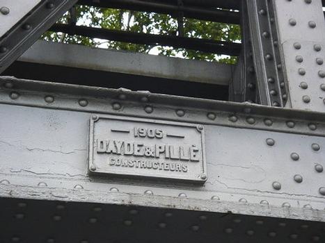 Ligne 5 du métro de Paris:Viaduc hélicoïdal 1905-1906 (à l'entrée du Viaduc d'Austerlitz): Ligne 5 du métro de Paris: Viaduc hélicoïdal 1905-1906 (à l'entrée du Viaduc d'Austerlitz)