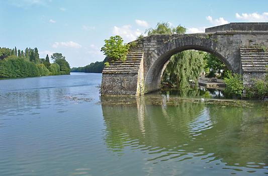 Pont-sur-Yonne. Le Vieux Pont