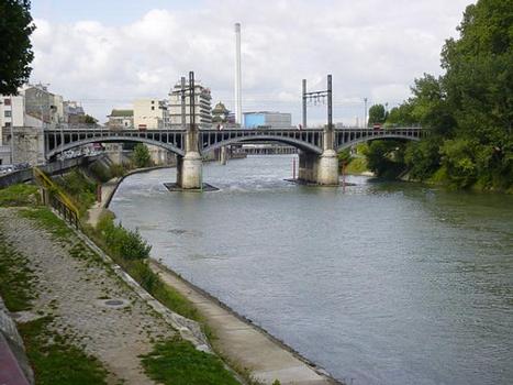 Eisenbahnbrücke über die Marne zwischen Maisons-Alfort und Charenton