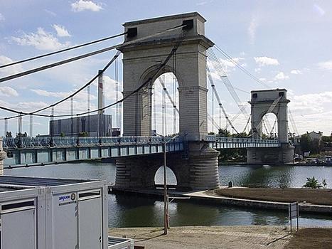 Pont du Port à l'Anglais. Alfortville (94). Centrale électrique de Vitry-sur-Seine (94)