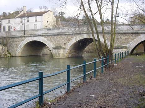 Pont sur l'Yerres. Villeneuve-Saint-Georges (94)