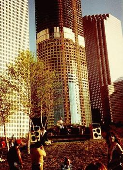 Wells Fargo Plaza Building, Houston. 
Unde construction
