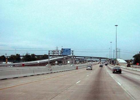 Construction of Beltway 8/US 59 (Future IH 69) interchange in NE Houston