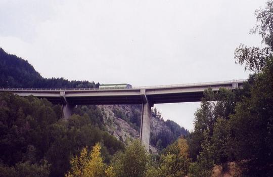 Viaduc de Charmaixvue depuis Fourneaux