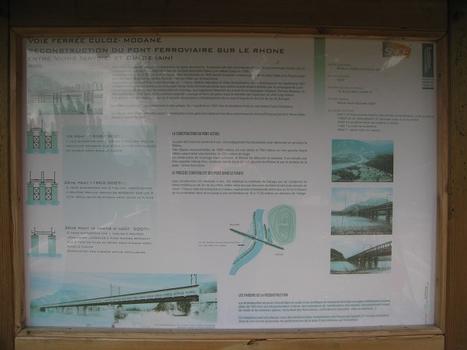 panneau explicatif sur le viaduc actuel et sa reconstruction