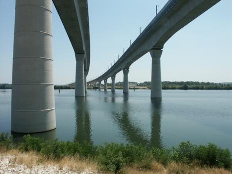 Viadukte über die Rhone bei Avignon