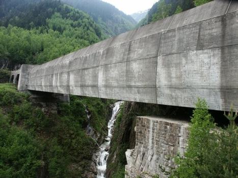 Rohrbachbrücke near Wassen, Switzerland