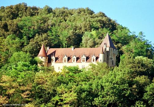 Château de ROUFFILLAC (Carlux, 24, Dordogne) – Dominant la vallée de la Dordogne, cet ancien manoir du 17e siècle a été restauré au 19e en château de style Renaissance