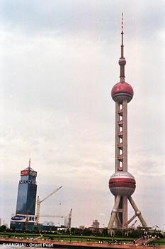 SHANGHAI – PUDONG, la Perle d'Orient, tour de télécommunications et tour panoramique
