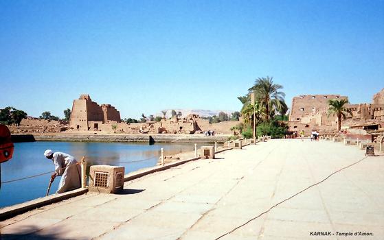 LOUQSOR, Temples de Karnak – Grand Temple d'Amon, le lac sacré