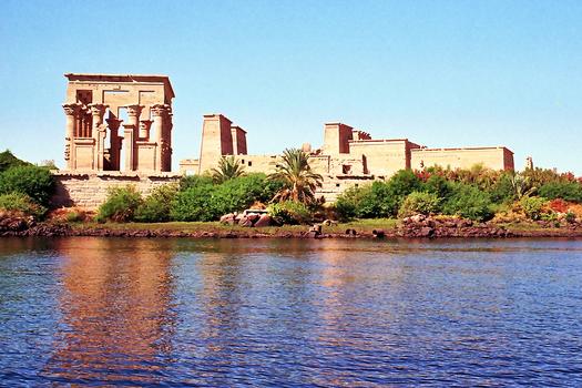 Philae - Großer Kiosk und Tempel der Isis