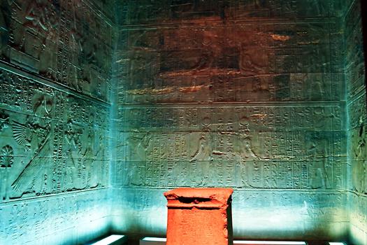 PHILAE – Temple d'Isis, le Naos