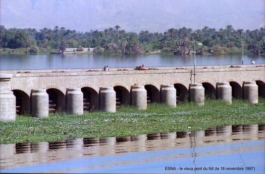 Esna - Vieux-pont sur le Nil