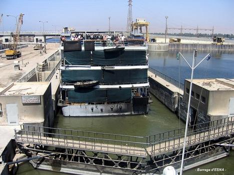 Barrage d'ESNA – l'écluse actuelle est devenue insuffisante pour le trafic du fleuve