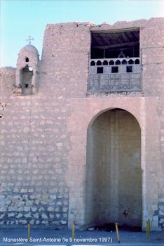 Monastère fortifié de Saint-Antoine : L'ascenseur à poulie, trés utilisé en période d'insécurité