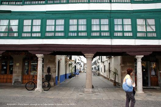 ALMAGRO (Castille-La Manche) – Maisons sur portiques de la Plaza Mayor (antérieure au XVIe siècle), classée Monument national