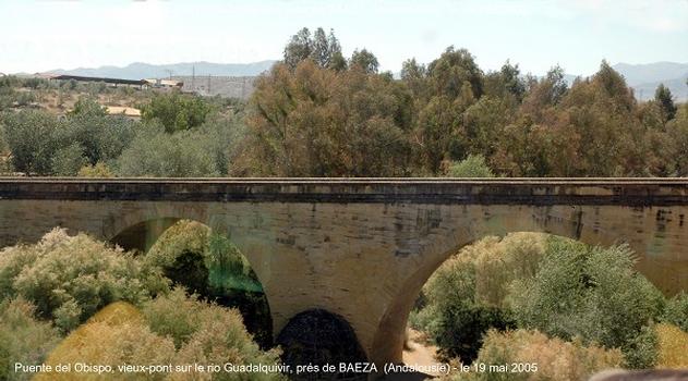 Puente del OBISPO, pont-vieux sur le rio Guadalquivir, prés de Baeza (Andalucia)