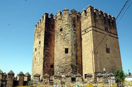 CORDOBA (Andalucia) – Torre de la Calahorra, ce donjon du XIVe siècle défendait l'accés au Pont Romain sur la rive gauche du Guadalquivir, il abrite le Musée des trois cultures