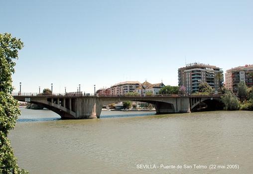 SEVILLA (Andalucia) – Pont de San-Telmo, en aval du pont Isabel II (pont de Triana),construit en 1931, il met en liaison les quartiers El Arenal et Triana