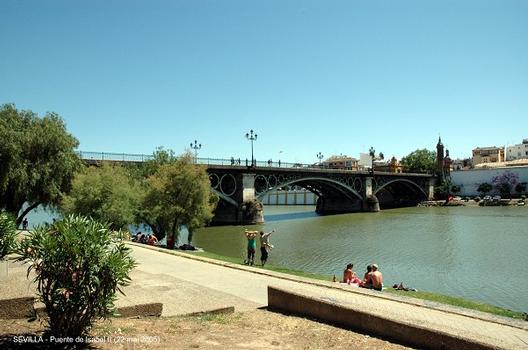 SEVILLA (Andalucia) – Pont Isabel II (ou Pont de Triana), ce pont relie le quartier El Arenal de la ville historique au quartier Triana sur l'Isla de la Cartuja