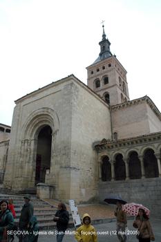 SEGOVIA (Castilla y León) – Eglise San Martin, cette église romane est entourée d'une galerie aux chapitaux remarquables