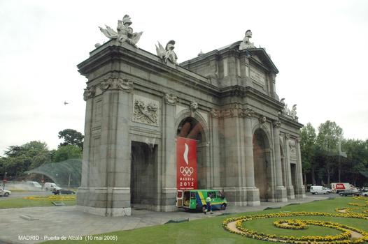 MADRID – «Puerta de Alcála» cet ouvrage en granit, construit au XVIIIe, constituait l'entrée Est de la ville