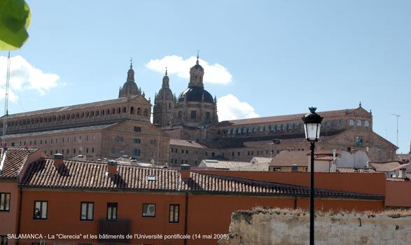 SALAMANCA (Castilla y León) – « Clerecia », cette église est intégrée dans les bâtiments de l'Université pontificale