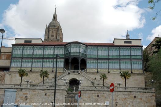 SALAMANCA (Castilla y León) – « Casa Lis », cet édifice fin XIXe siècle abrite « Museo Art Decó y Art Nouveau »