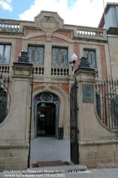 SALAMANCA (Castilla y León) – « Casa Lis », cet édifice fin XIXe siècle abrite « Museo Art Decó y Art Nouveau »