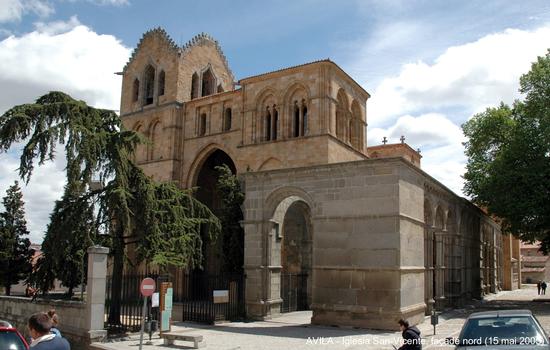 AVILA (Castille y León) – Eglise San-Vicente, commencée au XIIe siècle, sa construction associe les styles roman et gothique