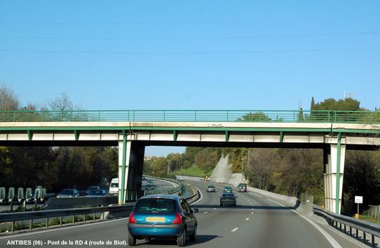 ANTIBES (06, Alpes Maritimes) – Pont de la RD 4 sur l'autoroute A 8 – E 80